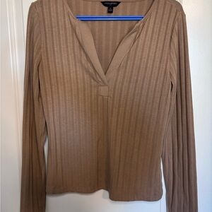 Banana Republic women’s tan Long Sleeve ribbed Henley top